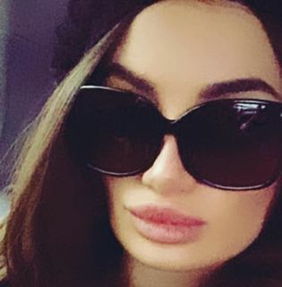 Veronica Vero's avatar