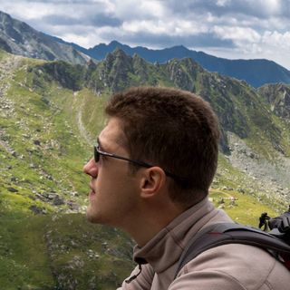 Adrian Ignat's avatar