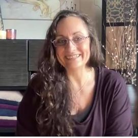 Julia Murray's avatar