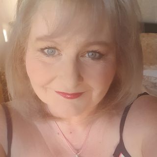 Allie Ireland's avatar
