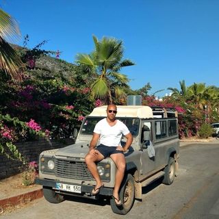 Nathan Harrett's avatar