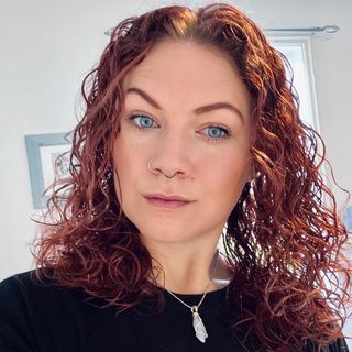 Hannah Lewis's avatar