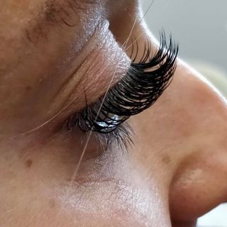 Annette SemiPermanent Lashes's avatar