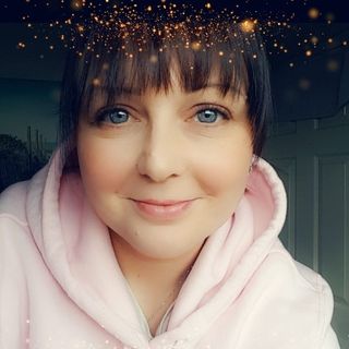 Clare Harding's avatar