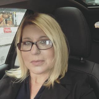 Mina Gkika's avatar