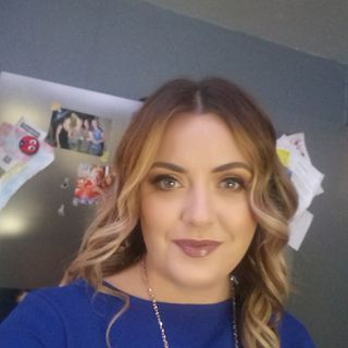 Julie Campbell's avatar