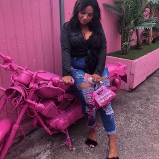 Chantelle Louise's avatar