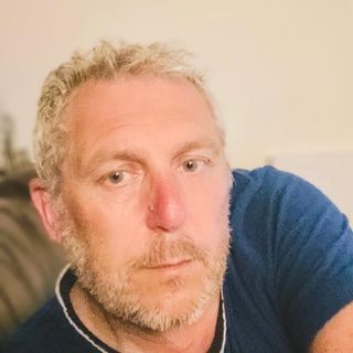 Adrian Vines's avatar