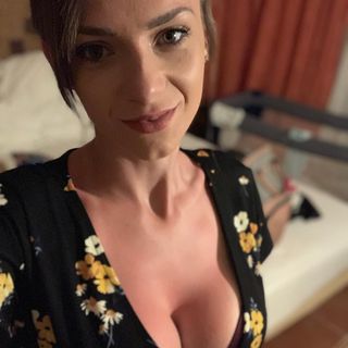Rhiannon Carey's avatar