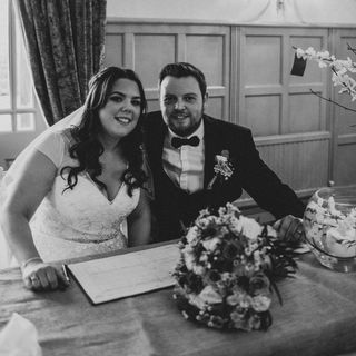 Laura Medhurst's avatar