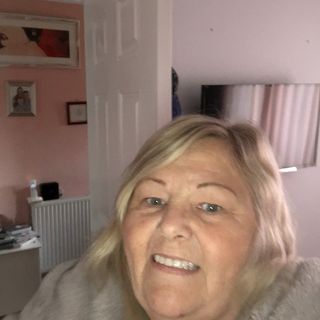 Anita Chambers's avatar