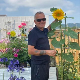 Stephen Jones's avatar