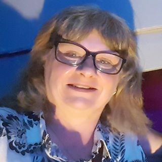 Elaine Hutcheson's avatar