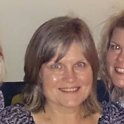 Amanda Meade's avatar