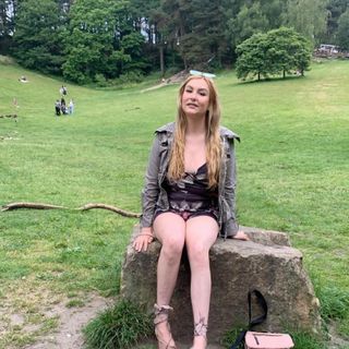 Carly Watts's avatar