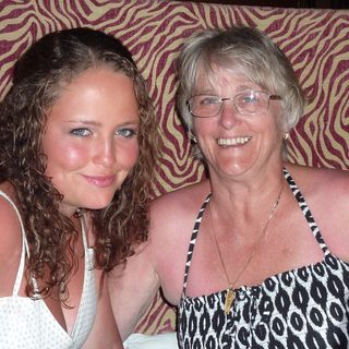 Julie Norton's avatar