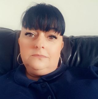 Becky Playle's avatar