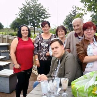 Karen Brookes's avatar