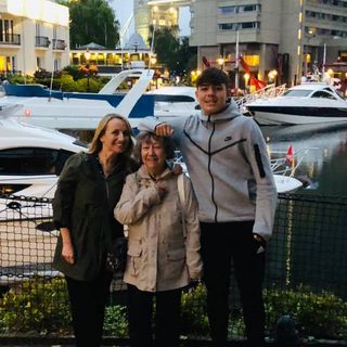 Helen Bullard's avatar