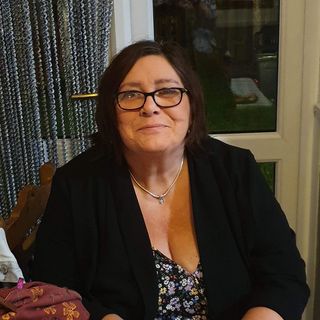 Rosemary Mills's avatar