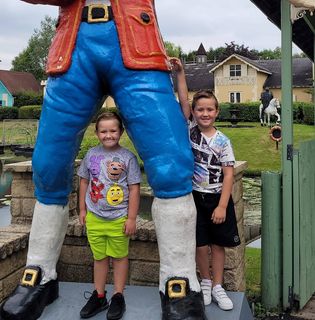 Lorna Larkin's avatar