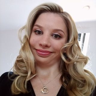 Laura Barnett's avatar