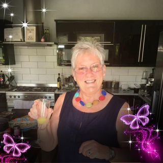 Yvette McArthur's avatar