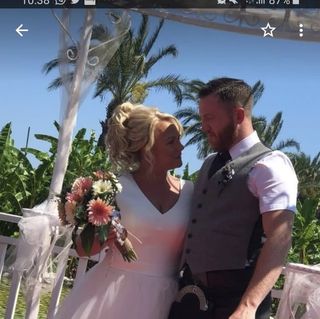 Helen Cairney's avatar