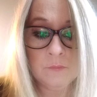 Carol Broxton's avatar