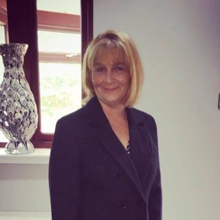 Amanda Roberts's avatar