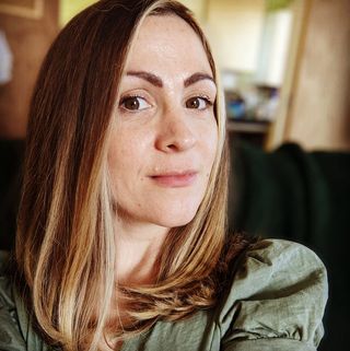 Esther Harvey's avatar