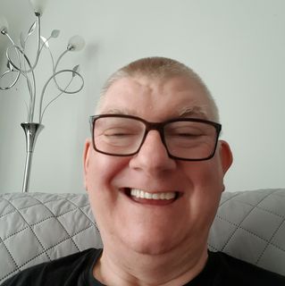 Lewis Gray's avatar