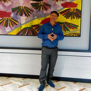 Raymond Stewart's avatar