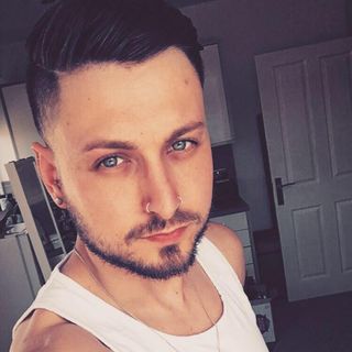 Tom Behenna's avatar