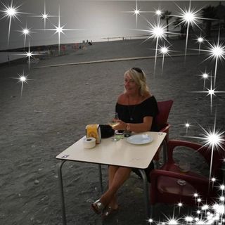 Ruth Barnshaw's avatar
