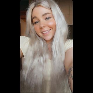 Hollie Johnson's avatar