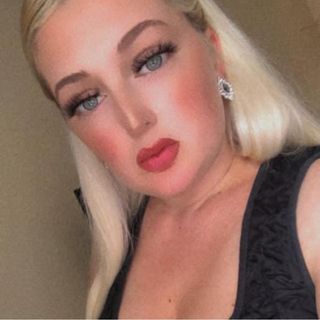 Chelsea Lou's avatar