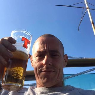 Lee Bradley's avatar