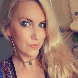 Lesley Rowan's avatar