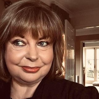 Karen Louise Moulson's avatar