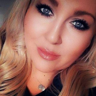 Emma Ward's avatar