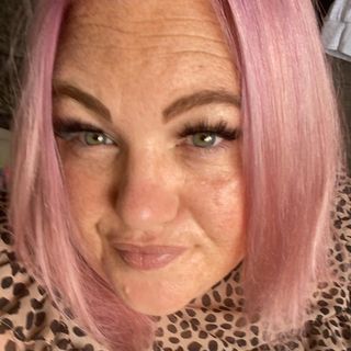 Katie Moore's avatar