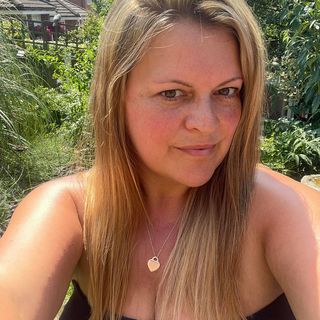 Lisa Cole's avatar