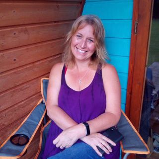 Alison Sampson's avatar