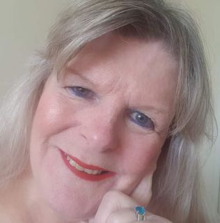 Helen Harrison's avatar