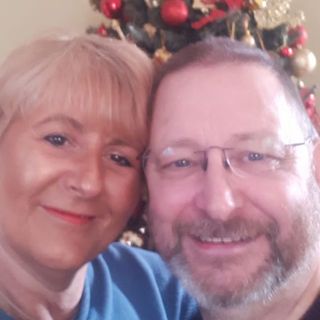 Lynn Tomkins's avatar