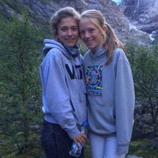 Julie Mitchell's avatar