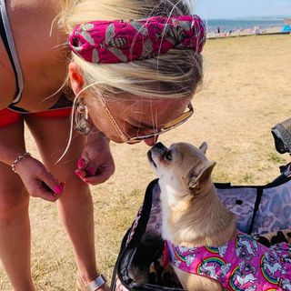 Claire McConnell's avatar