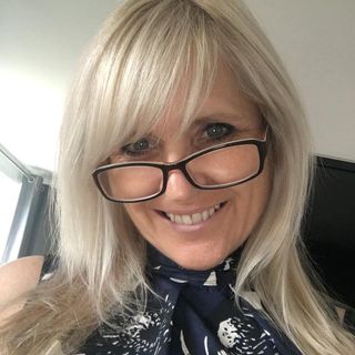 Sara Howell's avatar