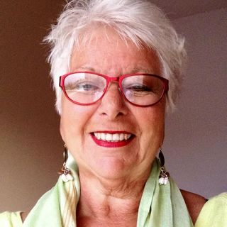 Sandra Farnham's avatar